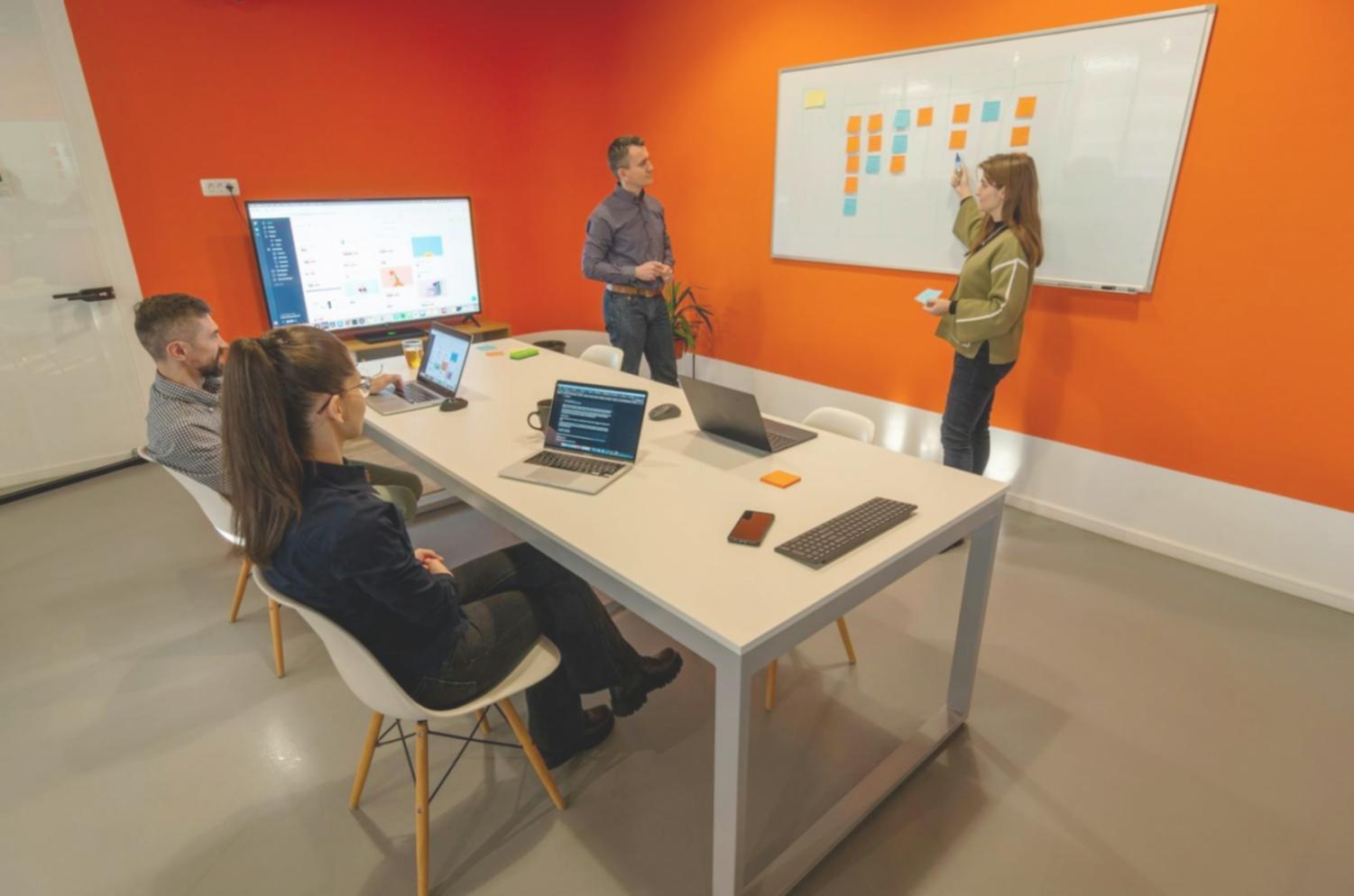 Oficina sidatexteneon en Terrassa, espacio de trabajo para consultoría financiera